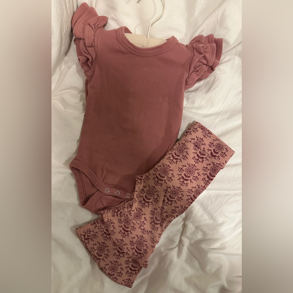 Kate Quinn 6-12M Mauve Ruffle Onesie Floral Patterned Leggings